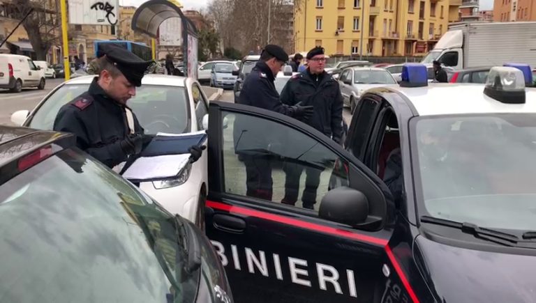 Via dai domiciliari per andare a casa di una amica. Lui arrestato lei denunciata