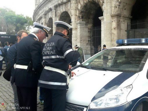 Fori Imperiali blitz della Polizia di Roma Capitale in pieno centro
