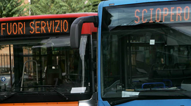 Venerdì nero per trasporti, sanità e scuola. Con molti rischi nei servizi ai cittadini