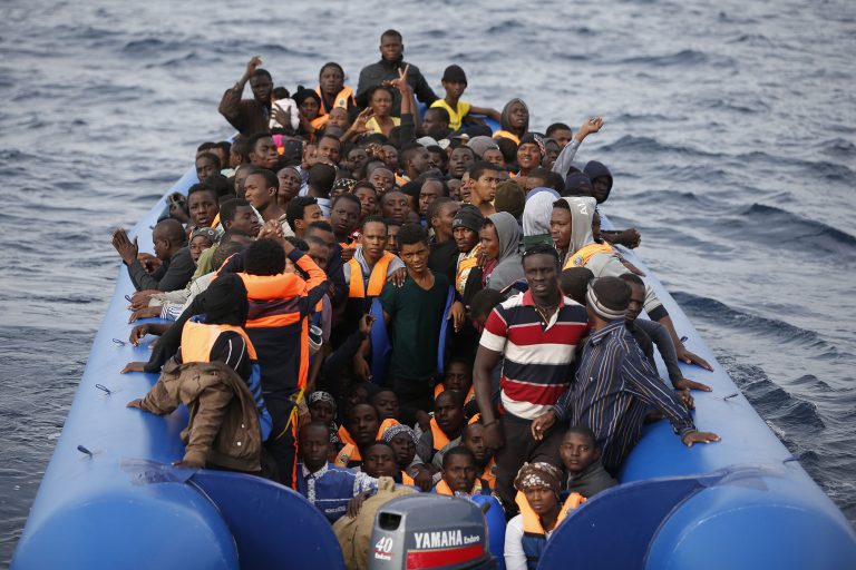 Italia, è boom di richieste di permessi umanitari e di asilo concessi ai migranti