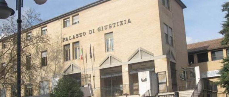 Vendeva orologi di pregio contraffatti on line, ‘pizzicato’ dalla Guardia di Finanza