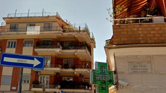 Roma, la sindaca Raggi cancella due stradi intitolate a persone che avevano firmato il manifesto della razza del 1938