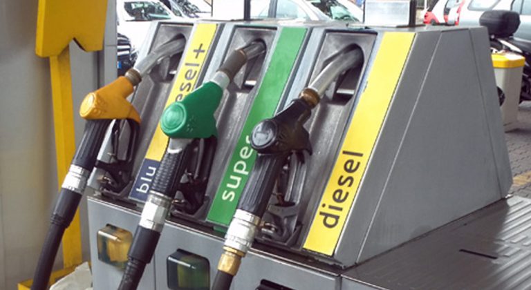 Ponte di Ognissanti: ecco la stangata per i carburanti