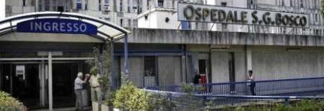 Vergogna all’ospedale San Giovanni Napoli, una paziente intubata coperta dalle formiche