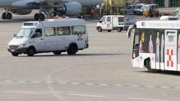 Aeroporto di Linate, autocisterna urta un aereo: per fortuna nessuna conseguenza
