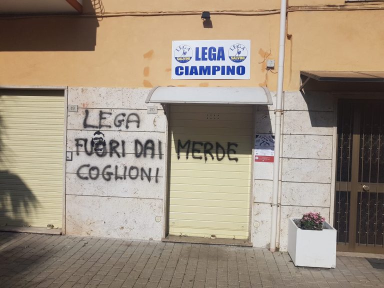 Ciampino, presa di mira a colpi di spray la nuova sede della Lega