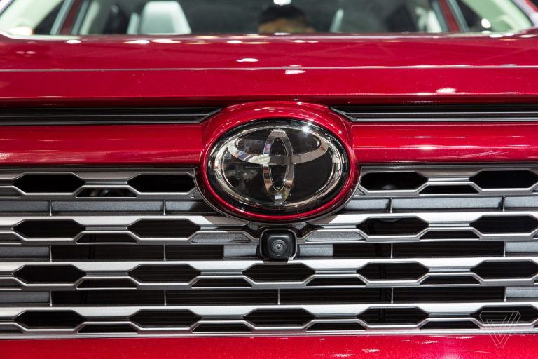 Difetti all’airbag, Toyota richiama 1,6 milioni di auto in tutto il mondo
