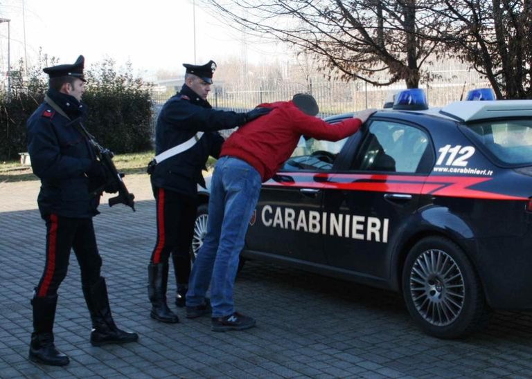 Magliana, coca, harishish e marijuana in casa: arrestato un 41enne