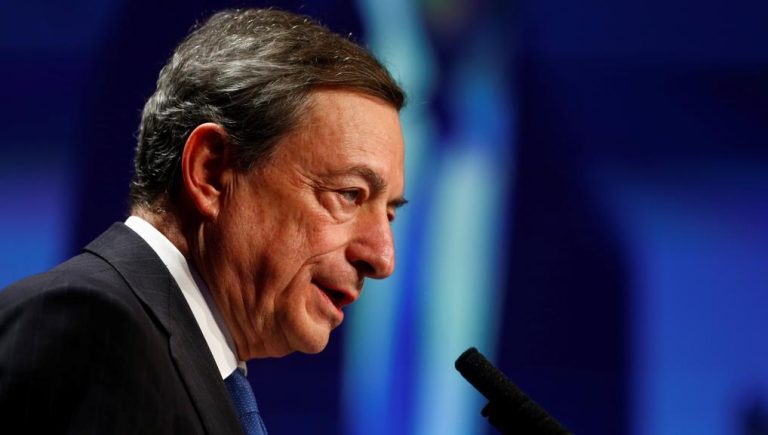 Draghi (Bce) e lo spread: “Sale se si sfida l’Ue. Aumenta la vulnerabilità dei Paesi ad alto debito pubblico”