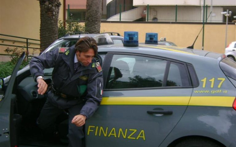 Foggia, blitz della Finanza: sequestrati immobili per 1,5 milioni di euro e denunciati 8 imprenditori