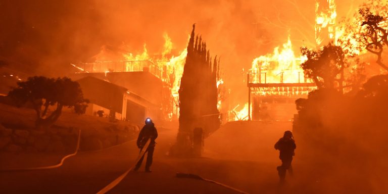 Ancora incendi in California, evacuati migliaia di residenti nella Contea di Butte