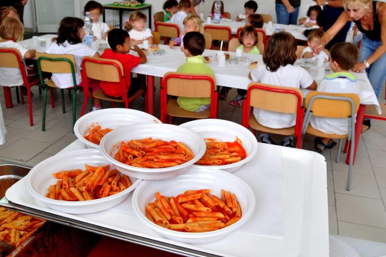 A Ladispoli “porte chiuse per i furbetti della mensa scolastica”