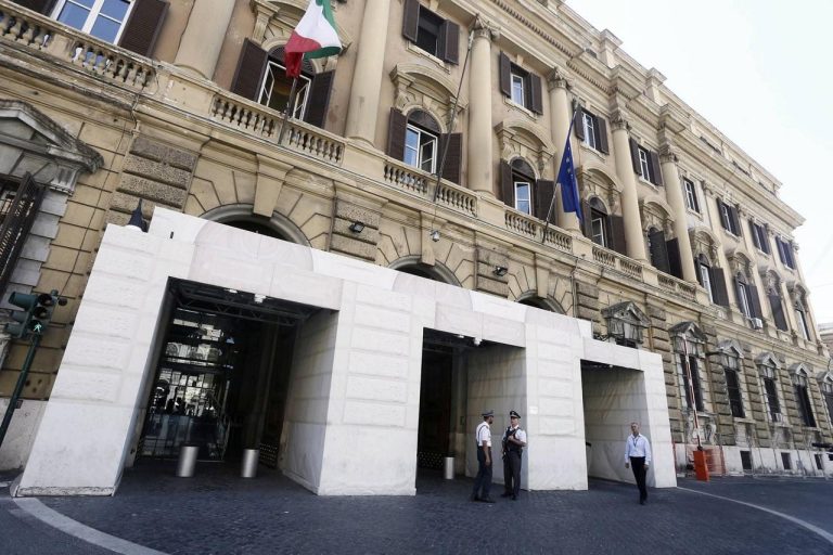 Manovra, per il Mef le politiche restrittive potrebbero rallentare ancora il Pil