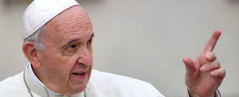 Il Santo Padre e il diavolo che “entra nelle tasche: Il Papa e il comandamento del non rubare
