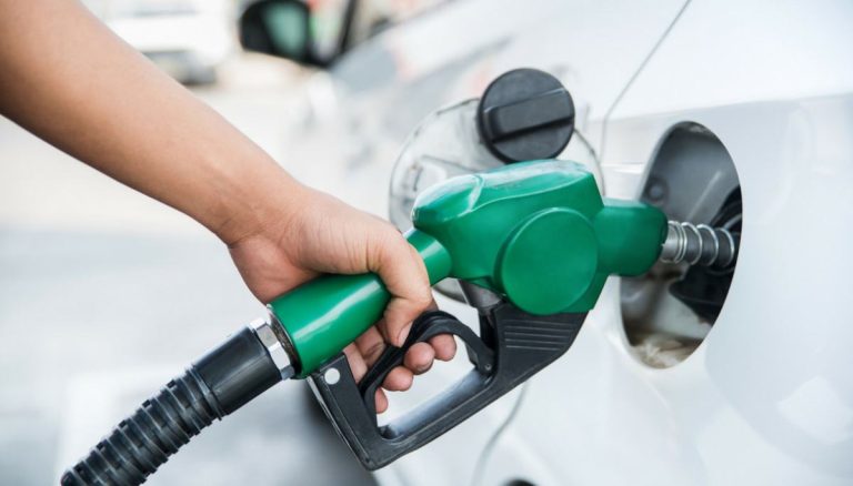 Carburanti: oggi i prezzi di benzina e diesel sono in calo in Italia