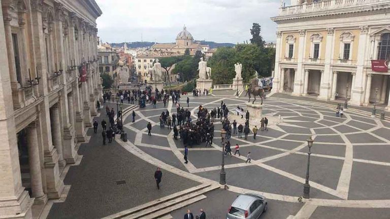 Sciopero di 24 ore dei lavoratori Ama in Campidoglio