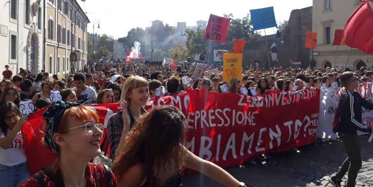 Studenti in piazza in 70 città per protestare contro il Governo