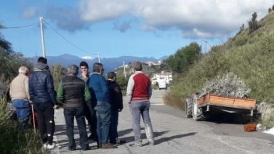 Bovalino (Reggio Calabria): bimbo di sette anni cade dal trattore e muore