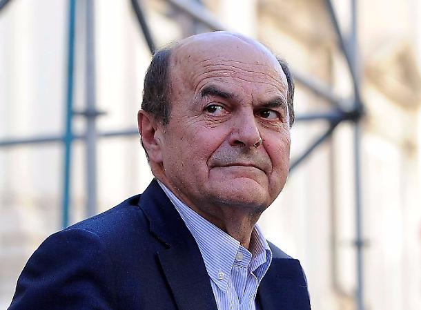 Bersani sogna una sinistra unita e un patto con il M5S