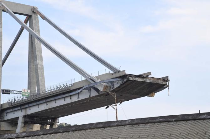 Genova, la Procura ha firmato il via libera per la demolizione del tratto ovest del ponte Morandi