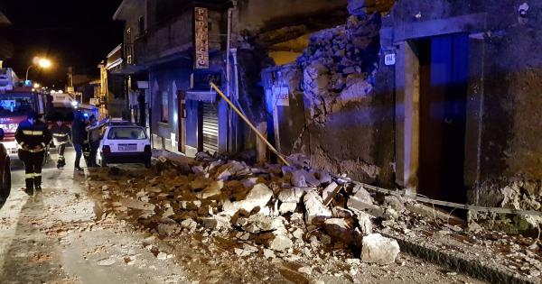 Terremoto a Catania, stato di emergenza per 12 mesi. Aumentano gli sfollati