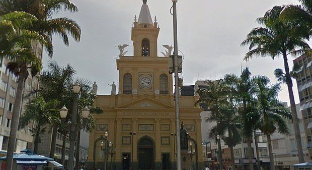 Brasile, sparatoria in una chiesa di Campinas: un uomo uccide quattro persone e poi si toglie la vita
