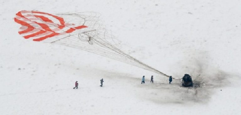 Kazakistan, rientrata la navicella Soyuz dopo 197 giorni nello spazio