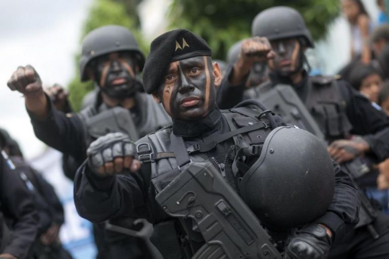 Terrore in Francia, 350 militari delle forze speciali danno la caccia a Chèrif