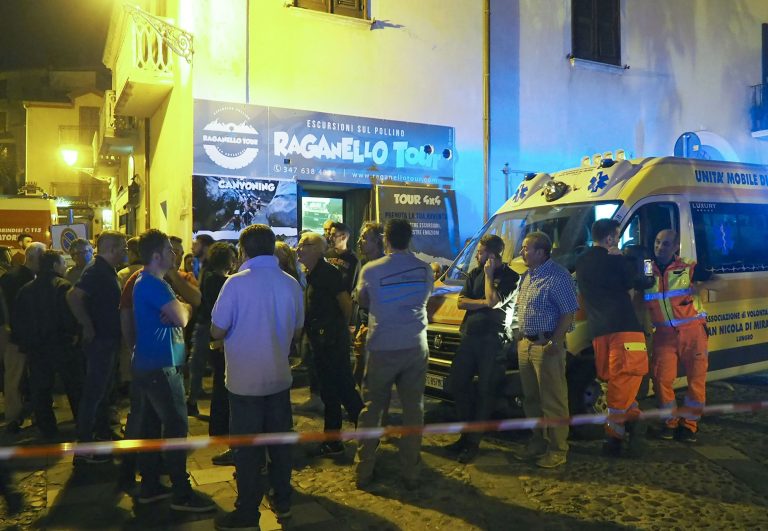 Corinaldo (Ancona), orrore in un concerto rap: strage di ragazzi, sei vittime e 12 feriti gravissimi