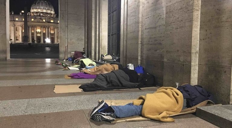 Freddo, l’ordinanza e il piano per Roma. Rafforzata accoglienza notturna homeless, a gennaio secondo corso per volontari.