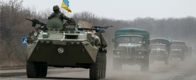 Tensione al confine tra Russia e Ucraina: Mosca sposa 300 carri armati e truppe da combattimento