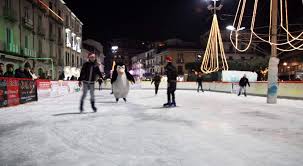 Per il week end in funzione la pista di pattinaggio