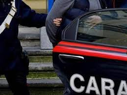 Napoli, tenta di imporre il pizzo alle ambulanze: arrestato un camorrista