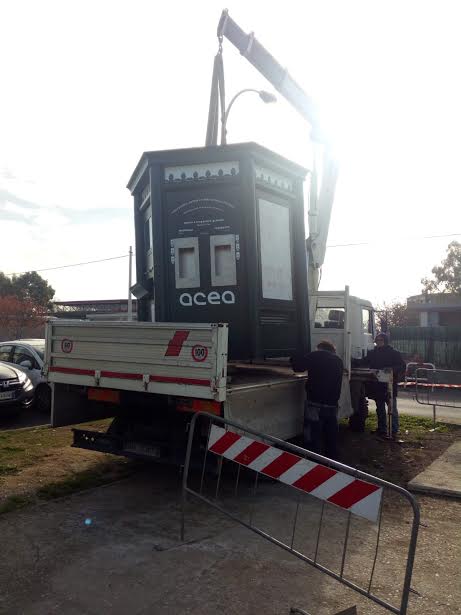 Acqua liscia e frizzante gratis in via Borsellino