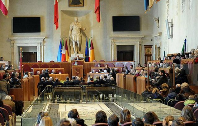 Bilancio di Roma Capitale, verso l’approvazione il 21 dicembre, ma gli emendamenti alla manovra sono oltre quattromila