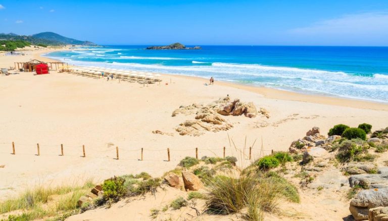 Sardegna: vendita delle dune di Chia, al via un duro contenzioso