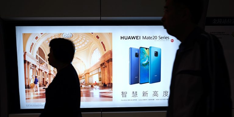 Vicenda Huawei, la Cina rilascia un’insegnante canadese