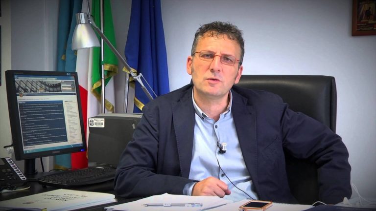Il vicepresidente della Regione Lazio, Massimiliano Smeriglio, premia i vincitori del bando “Progetti Gruppi di Ricerca”