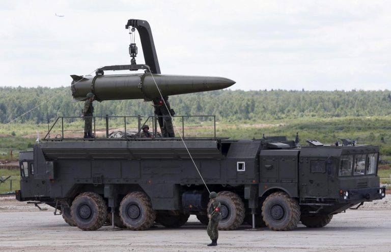 La Russia annuncia che non intende rinunciare ad un nuovo missile a medio raggio