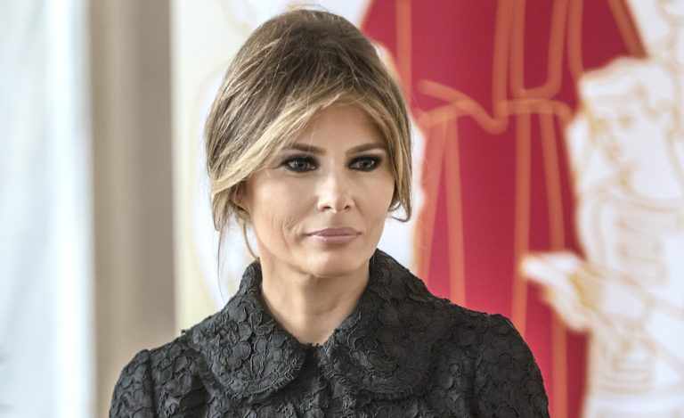 Usa, popolarità in forte calo per first Lady Melania Trump