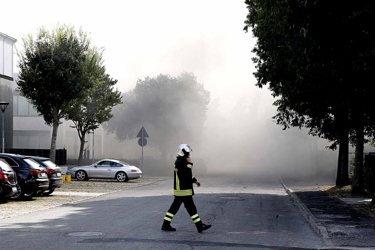 Reggio Emilia, incendio un palazzo: morte due persone, decine i feriti