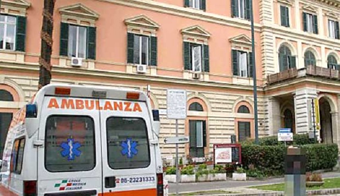 Roma, 43enne massacrato di botte a Centocelle: è ricoverato in coma all’Umberto I
