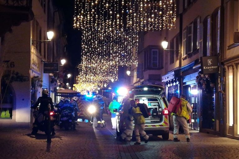 Strasburgo: tre persone arrestate nelle indagini sull’attentato terroristico al mercatino di Natale