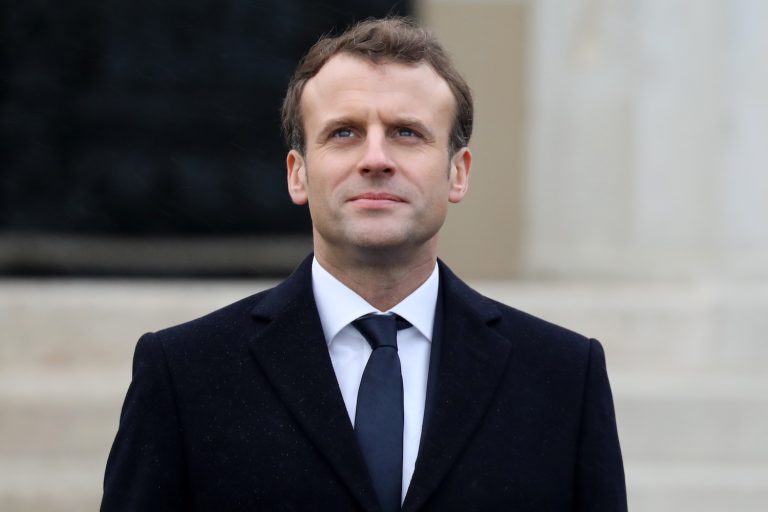Francia, il presidente Macron torna a crescere nei sondaggi