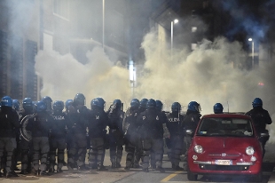 Torino, è crollato il capannone del carcere “Lorusso Cotugno”