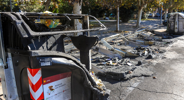 Incendiava cassonetti a Roma, preso e denunciato