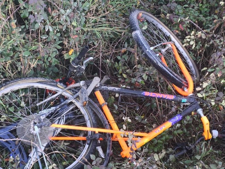 Teverola (Caserta), fermato dai carabinieri l’uomo che aveva travolto due migranti in bici
