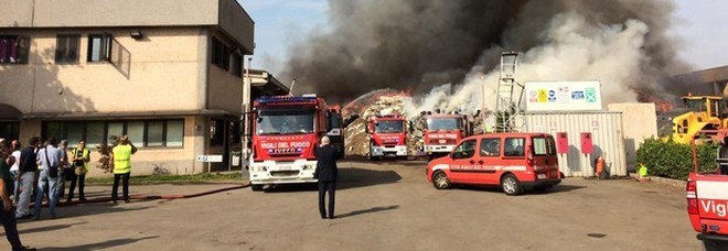 Milano, 15 persone in carcere per traffico illecito di rifiuti e per l’incendio di un capannone dell’ottobre 2018