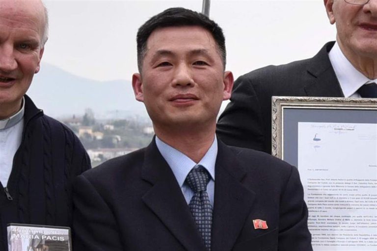 La figlia dell’ex ambasciatore della Nord Corea è stata rimpatriata dopo la diserzione del padre