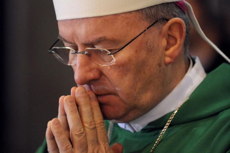 Luigi Ventura, il nunzio apostolico in Francia è sotto inchiesta per presunte molestie sessuali